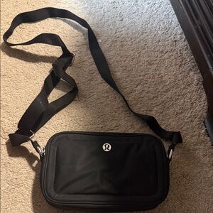 lululemon athletica crossbody camera bag